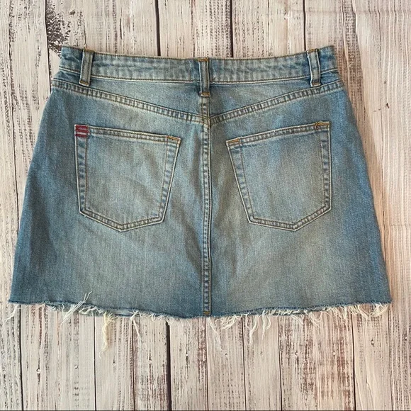 BDG Urban Outfitters Denim Mini Skirt. Size Medium - Picture 6 of 7